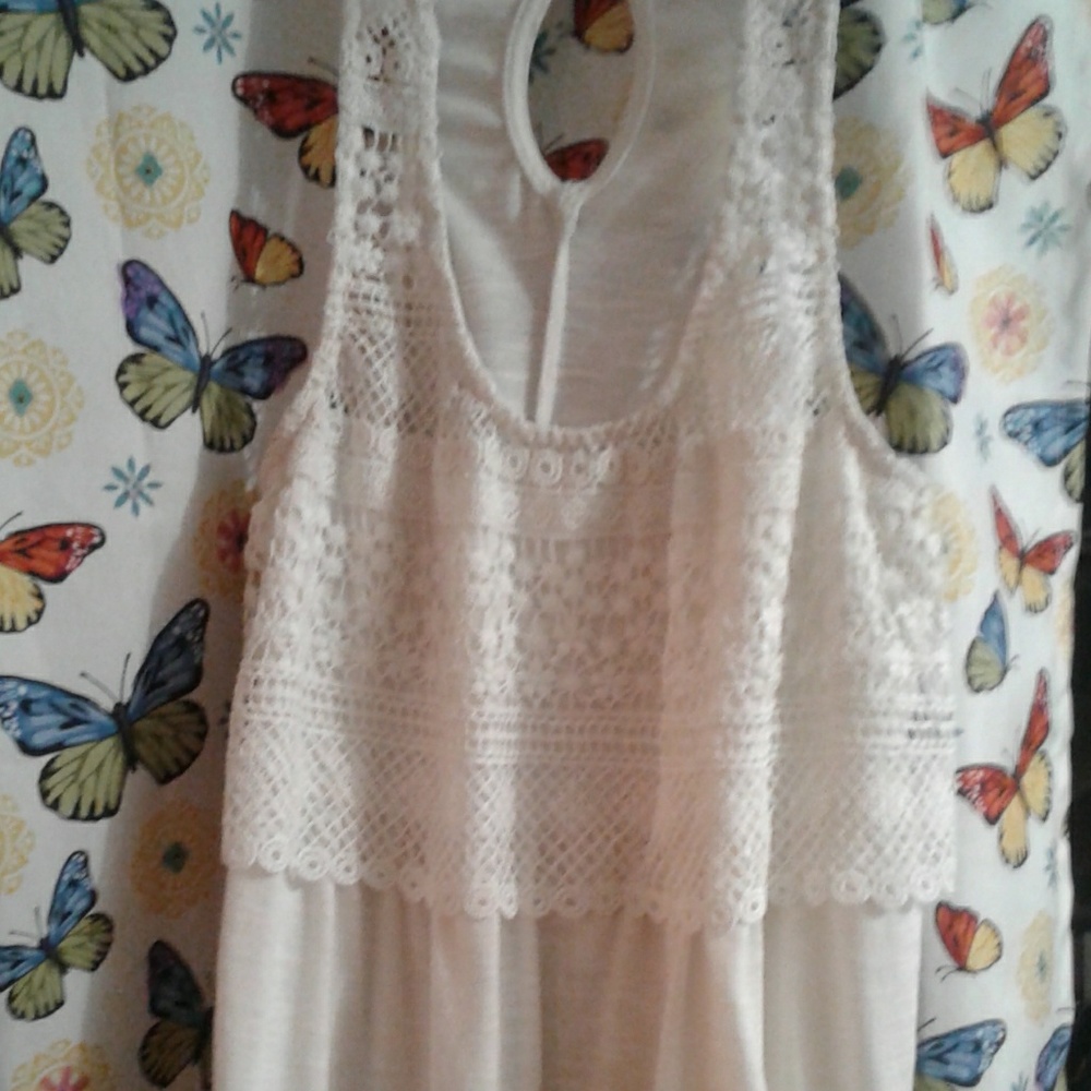 Womens Off white shirt
